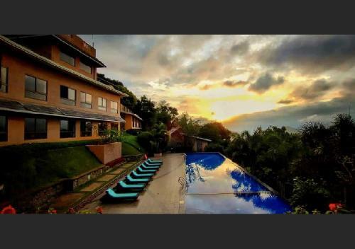 Hotel Poetree Sarovar Portico, Thekkady