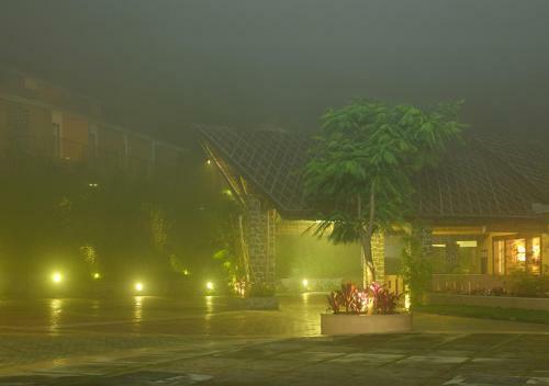 Hotel Poetree Sarovar Portico, Thekkady