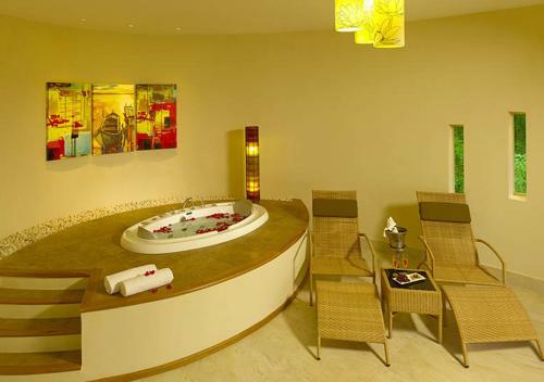 Hotel Poetree Sarovar Portico, Thekkady
