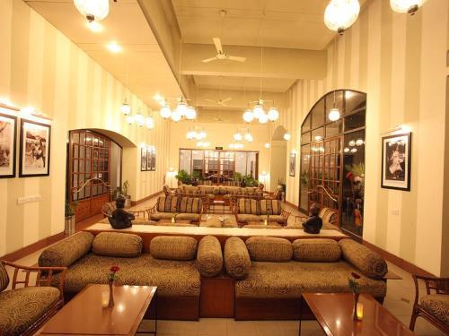Hotel Paras Mahal
