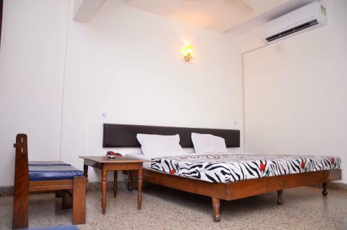 Gautam Hotel