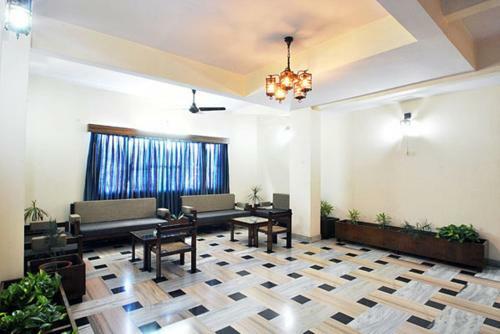 Gautam Hotel