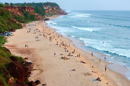 Hotel Ashiyana Cliff & Beach Resort