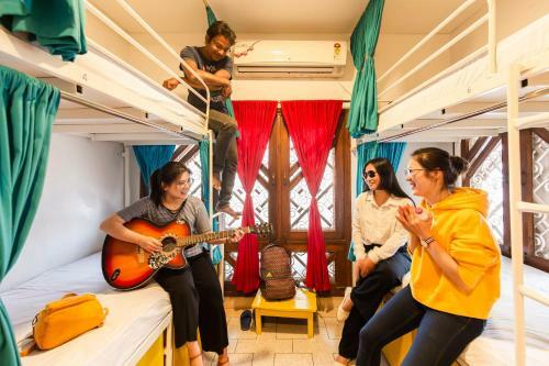 Stops Hostel Varanasi