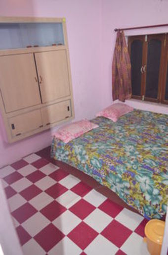 Bed & Breakfast Somit Paying Guest House