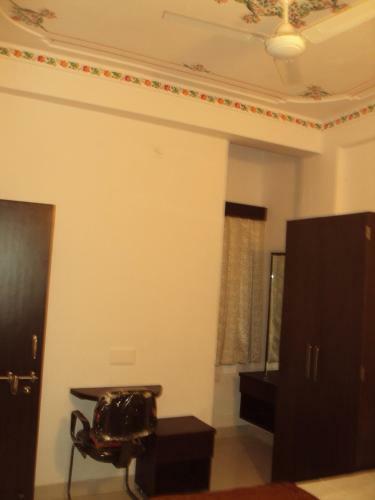 Hostal Mewar Avenue Guest House