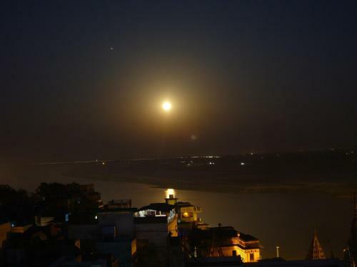 Hostal Shanti Guest House Manikarnika Ghat
