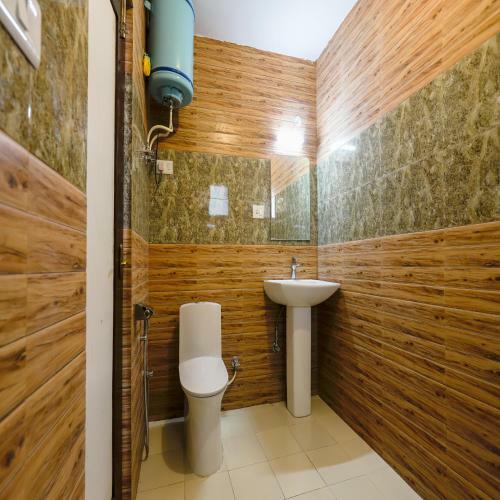 Bed & Breakfast New Varuni House