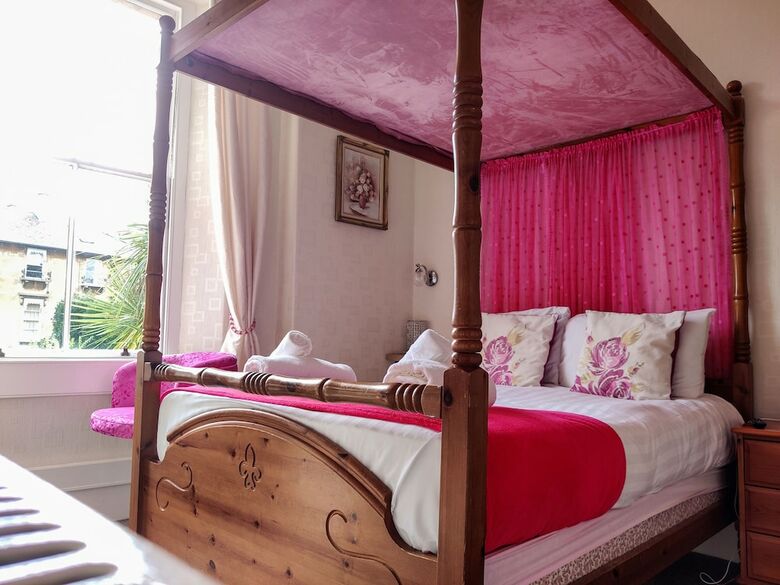 Wentworth House Hotel