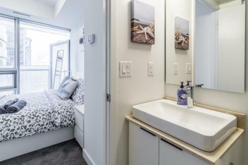 Apartamento Aoc Suites - Two Bedroom Condo - City/cn Tower View