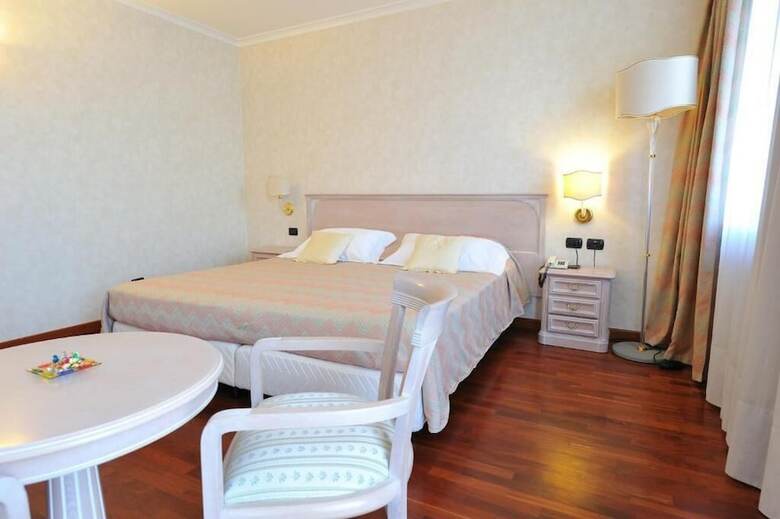 Hotel Roxy Plaza