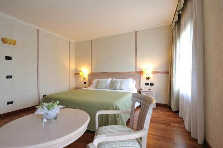 Hotel Roxy Plaza