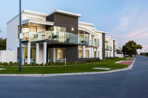 Reflections By Rockingham Apartments
