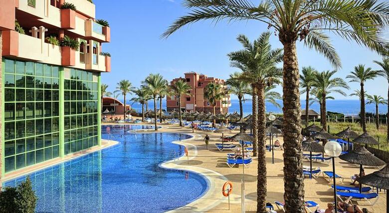 Hotel Holiday World Resort