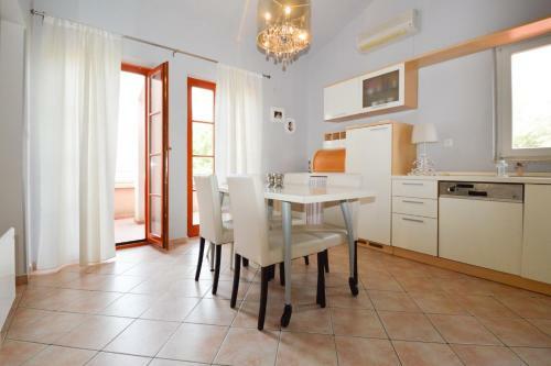 Apartment In Banjole With Two-bedrooms 3