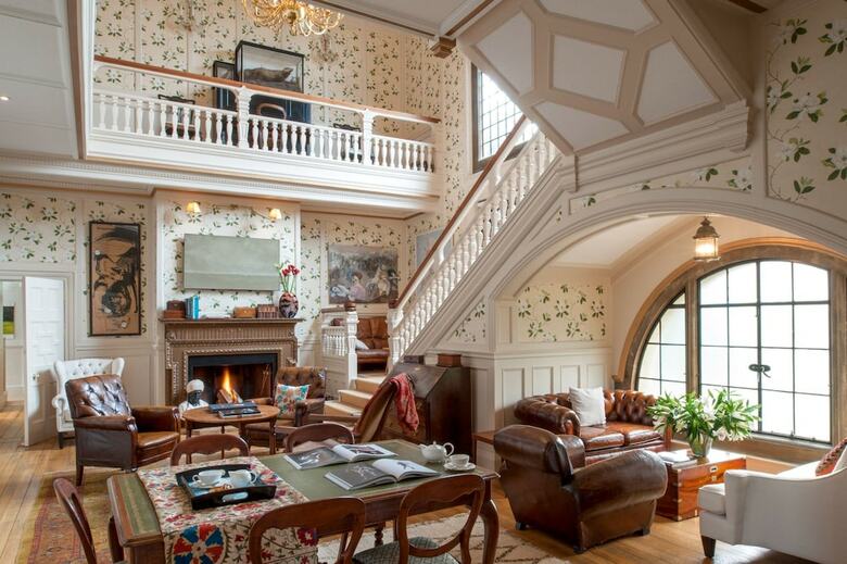 Bed & Breakfast River Arts Club