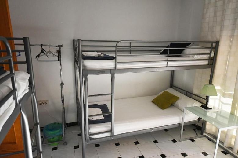 Hostal Torre De La Victoria Guest House