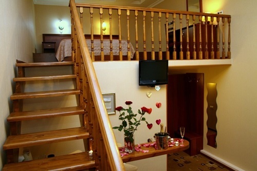 Deluxe Hotel