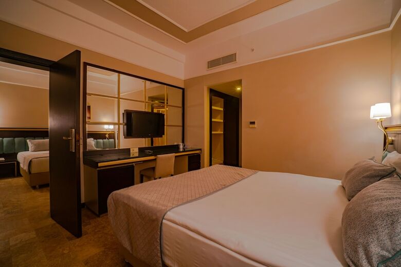 Hotel Royal Atlantis Resort And Spa