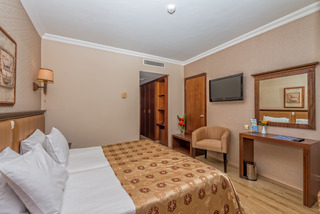 Royal Atlantis Beach Hotel