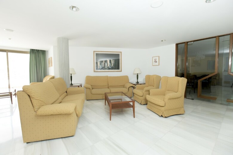 Aparthotel Flora