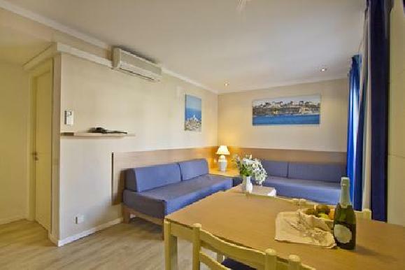 Aparthotel Flora