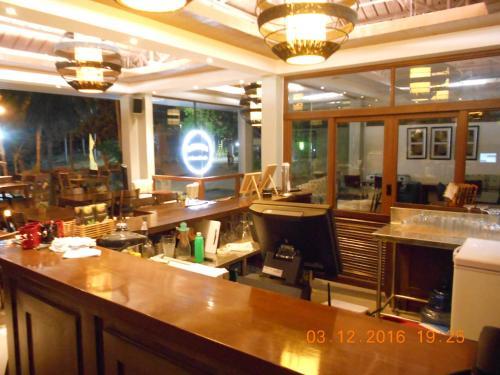 London Beach Resort And Hotel