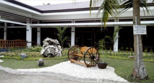 London Beach Resort And Hotel