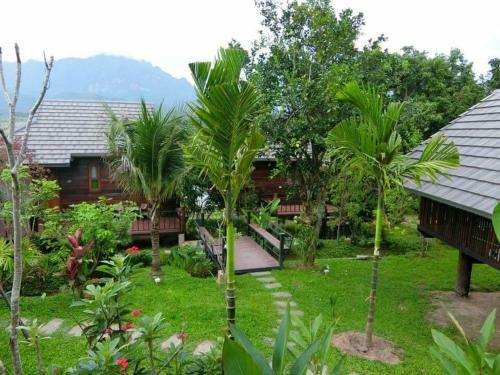 Hostal Bura Phat Resort