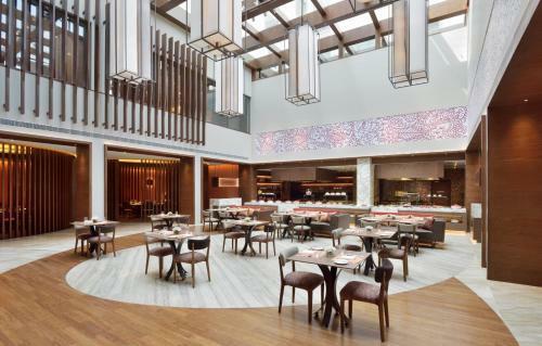 Hotel Courtyard By Marriott Raipur