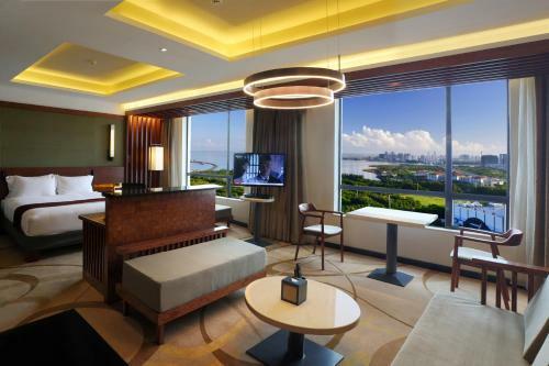 Baohua Harbour View Hotel