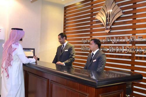 Apartamento Makarm Palm Hotel Suites