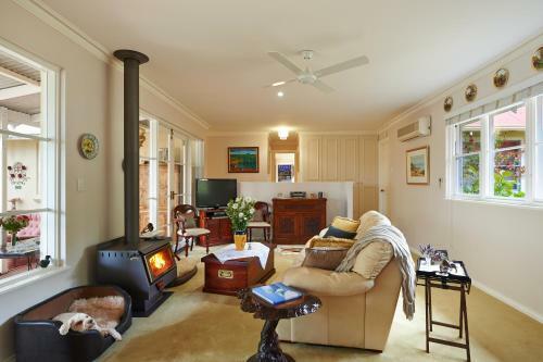 Bed & Breakfast Karri House. Eat - Stay - Love