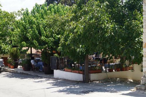 Makrinari Tis Pano Geitonias