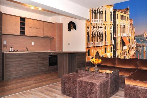 Lombardi Apartment House