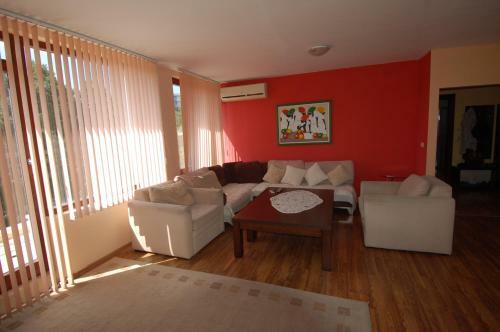Apartamento Penthouse Iglika Front Beach