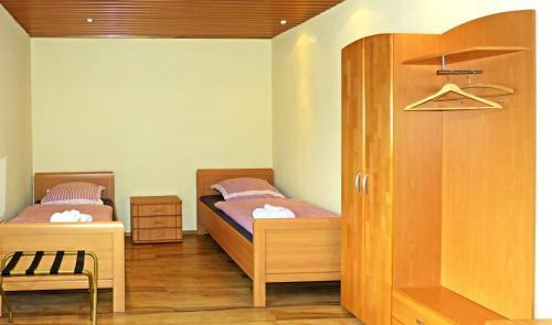 Messe-zimmer Tus-treff
