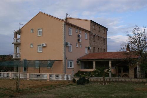 Hostal Triple Room Biograd Na Moru 4305b