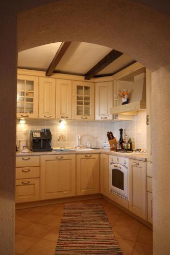 Three-bedroom Holiday Home In Bribir I
