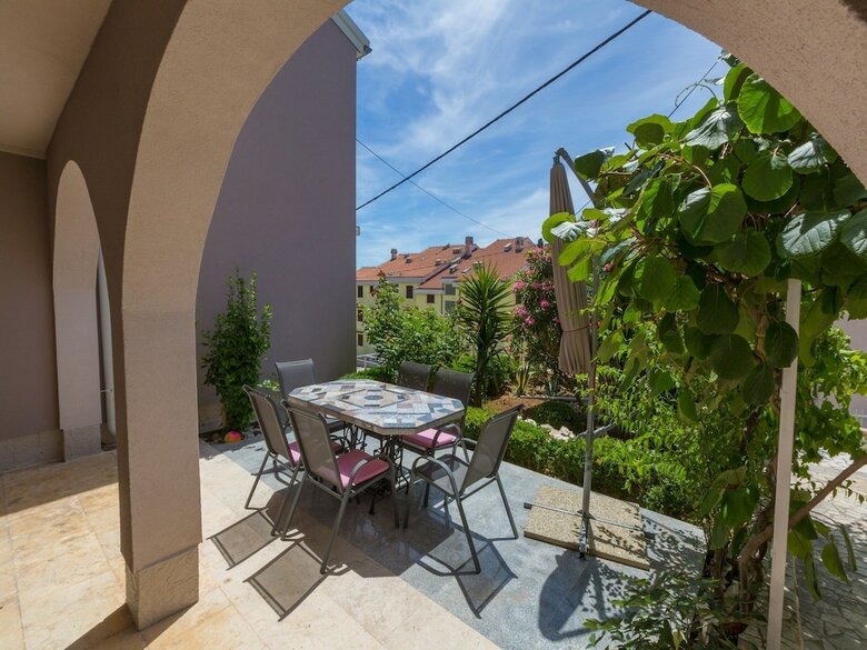 Apartments Mirela