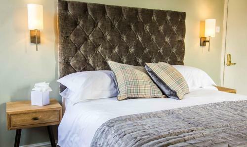 Posada Crown & Punchbowl