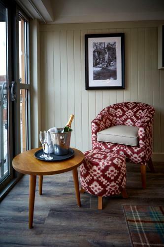 Hotel The Boathouse Inn & Riverside Rooms