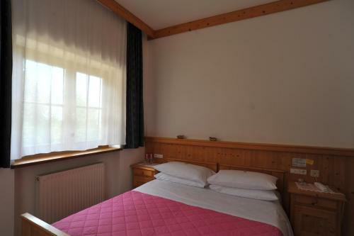 Hotel Albergo Garni' Laura