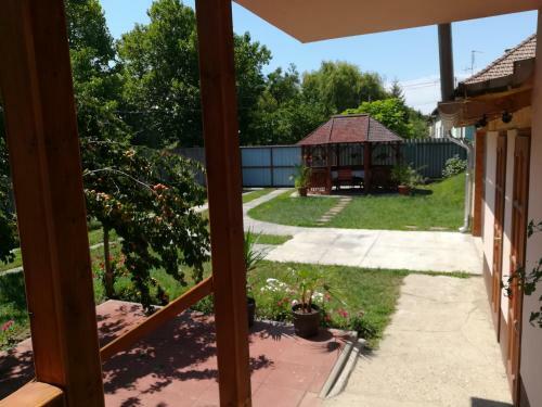 Tiszavir�g Apartmanh�z