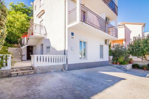 Apartment Arbanija 7543b