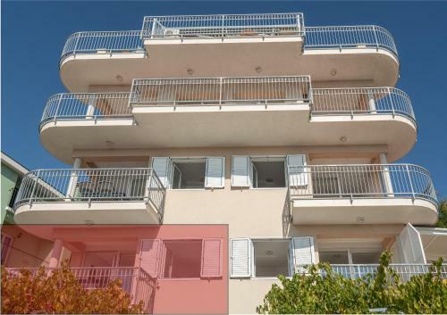Apartments More