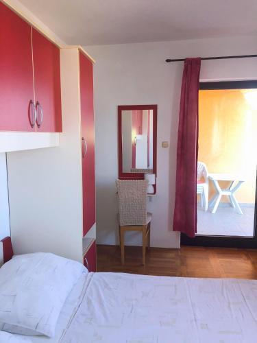Apartments Damir 2838