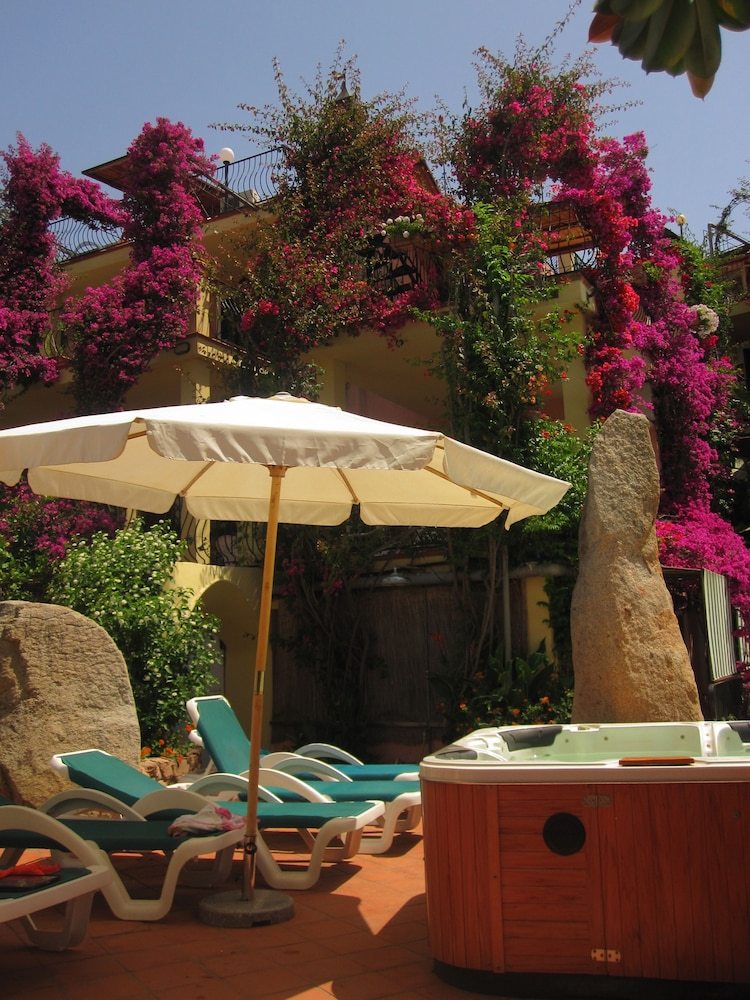 Hotel Domus De Janas Sul Mare