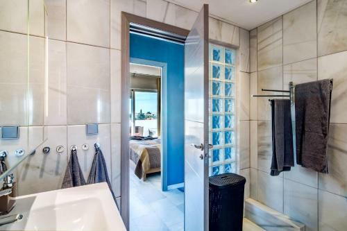 Rg - Elegant 2 Bedroom Apartment In Puerto B