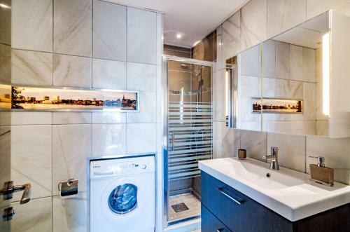 Rg - Elegant 2 Bedroom Apartment In Puerto B